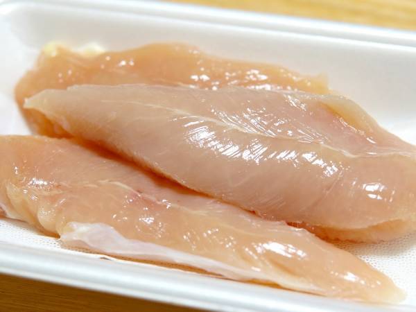 「おいおい」「間違いないだろ」　鶏のささみにアレをかけてみたら…？