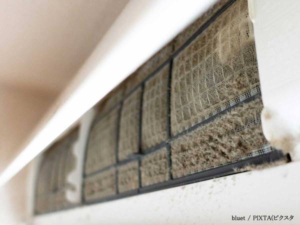 エアコンのフィルター掃除で『やってはいけないこと』　干し方に要注意