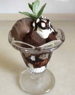 自作した『チョコパフェ』　トッピングがチートデイすぎる…　「１００億点満点」「私もやってみる」