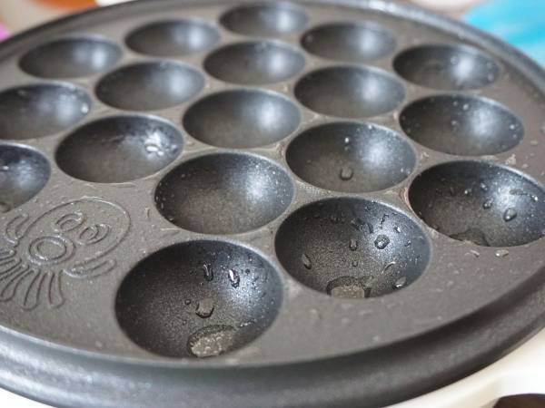 からあげクンをたこ焼き器で…　ローソン公式の思わぬ投稿に「天才だわ」