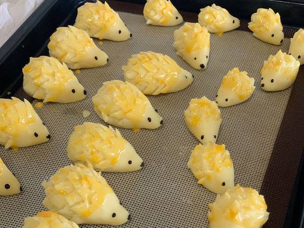 「まさかこうなるとは！」　焼き上げたスイートポテトに「かわいすぎる」