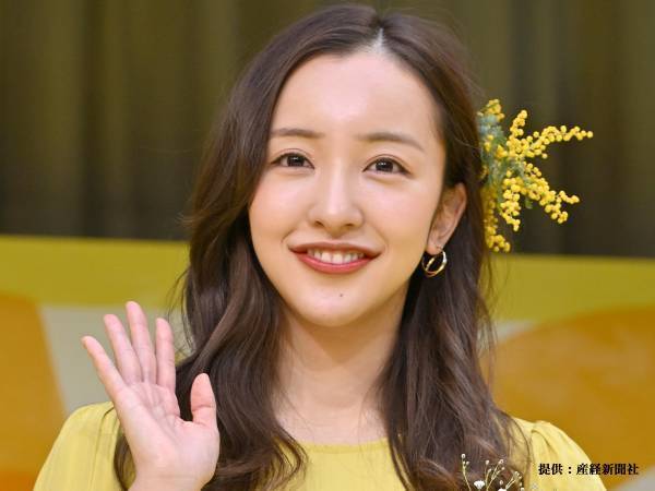 板野友美、『次世代のアイドル』に向けて育成スクール開校を発表