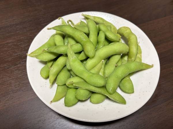 枝豆にアレかけたら激うま　発想に「秒でなくなる」「止まらん」