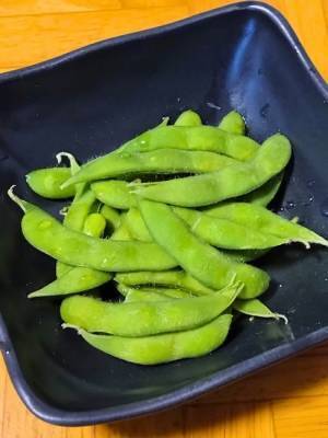 枝豆にアレかけたら激うま　発想に「秒でなくなる」「止まらん」
