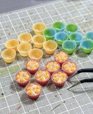 大量の『おかずカップ』を作った女性　その正体に「最高やん」「泣けてきた」