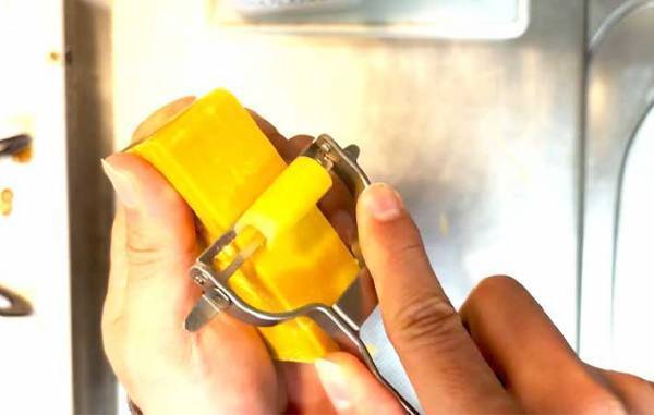 石けんをピーラーで削る　思わぬメリットに「ずっとこれやる」