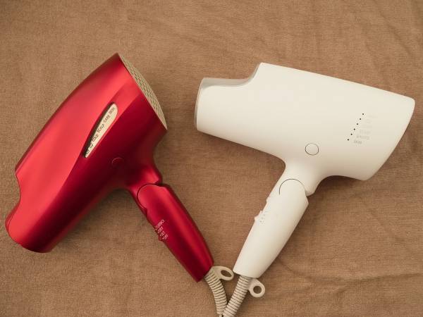 すっきり安全に片付けたい！　タイプ別ドライヤーの収納方法と注意点