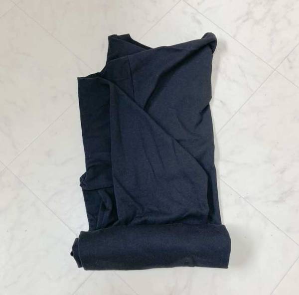 Tシャツはこうたたむ！　小さくまとめる『ロールケーキ方式』が便利