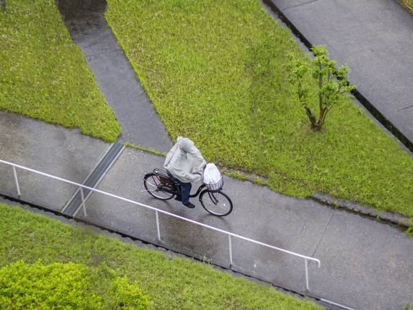 レインウェア着用時は気を付けて！　国民生活センターの注意喚起に「盲点でした」