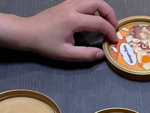 神経衰弱の写真に『２３万いいね』！　使ったのはトランプではなく…？