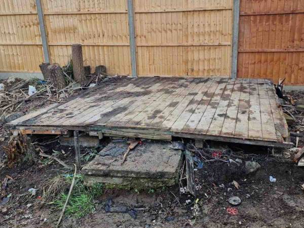 「ありがとう」「いい話」　庭の古い小屋を解体したら、床下から現れたのは？