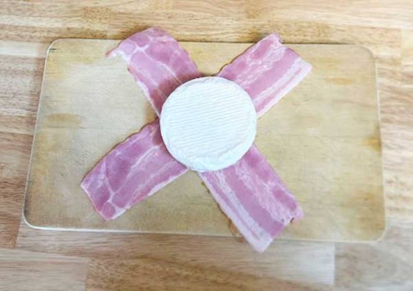 『白いアレ』をベーコンで包むと？　完成した一品に「これさえあればいい」