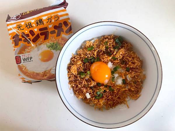 『チキンラーメン』を粉々にして…？　日清のレシピに「ずっとこれかも」