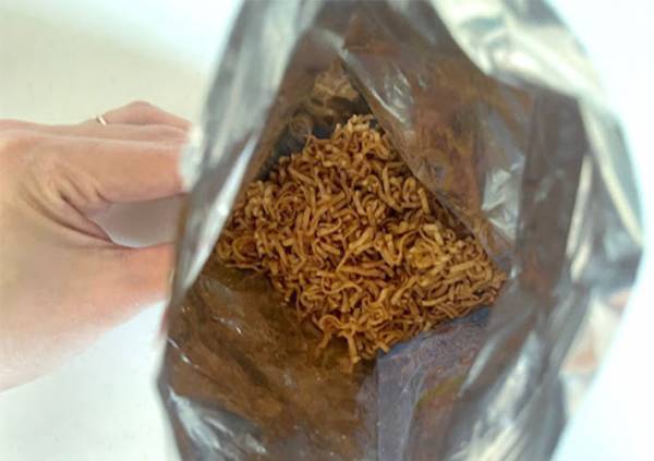 『チキンラーメン』を粉々にして…？　日清のレシピに「ずっとこれかも」