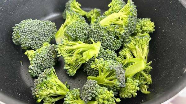 ブロッコリー、アレで味付けしたら「ご飯が止まらなくなる」　下ゆで不要の簡単レシピ