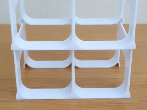 ダイソー『ペットボトルラック』が…　意外な活用法に「万能じゃん」「快適」