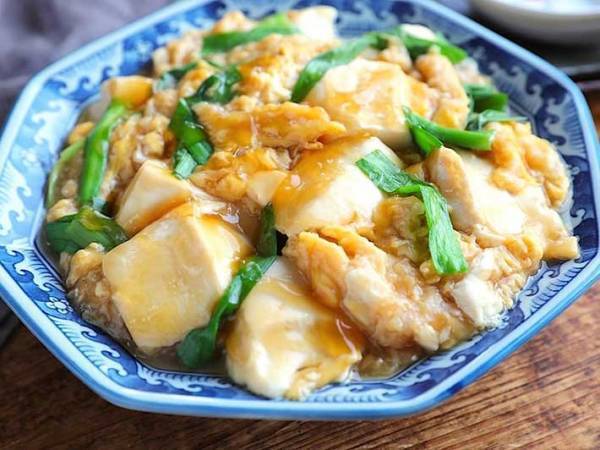 豆腐と卵に『アレ』を加えたら、ご飯が進む！　１０分でできる簡単おかずに「今日作る！」