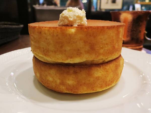 パンケーキに炭酸水を加えて焼くと…　仕上がりに「マジかよ」「お手軽」