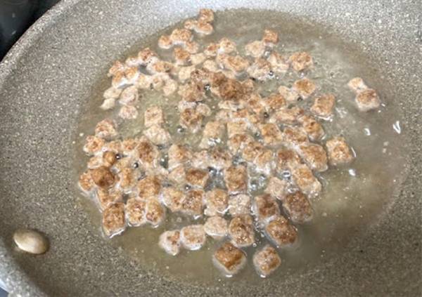 カップヌードルの謎肉で『アレ』を作ったら…「想像以上のおいしさ」