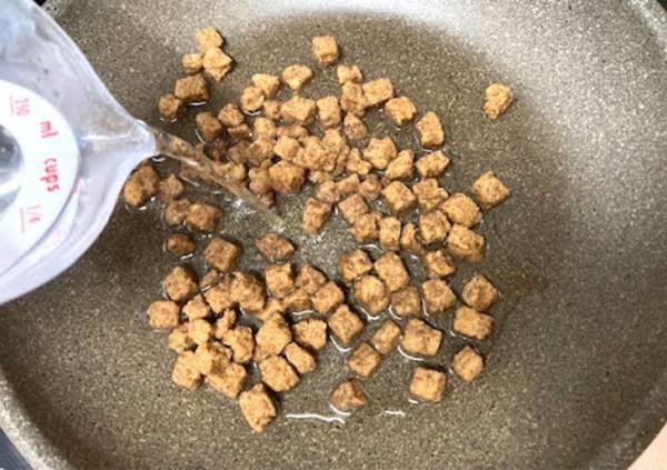 カップヌードルの謎肉で『アレ』を作ったら…「想像以上のおいしさ」