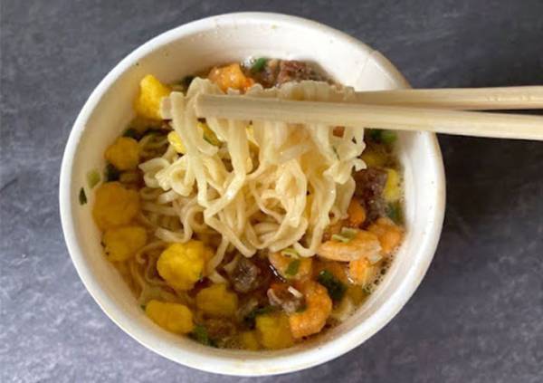 『カップヌードル』にアレを入れると…　日清の公式アレンジで「スープ飲み干した」