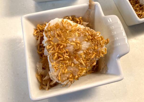 『チキンラーメン』の意外すぎる食べ方に「子供が声上げた」「なんて簡単」