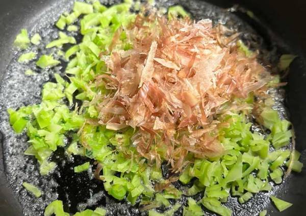 ブロッコリーの茎、すりおろして和えると？　「やってみる」「おいしそう」