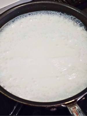 カレー味のカップラーメンはお湯の代わりに…　発想に「ビビった」「成立してる」