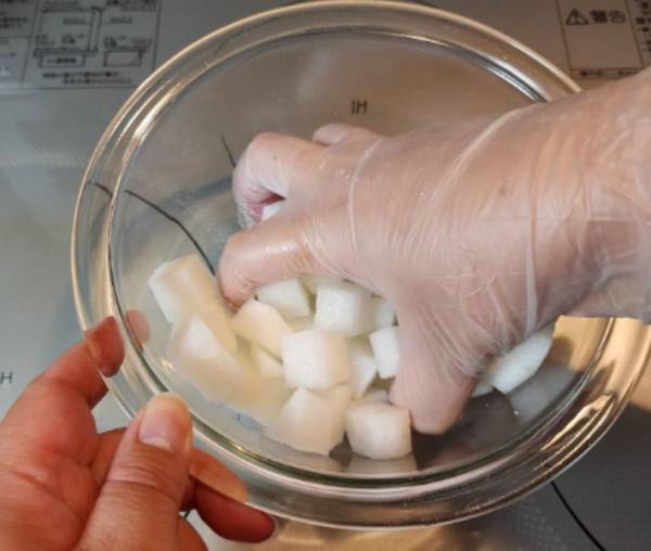 キムチの容器、捨てるだけ？　活用法に「頭いい」「試したくなる」