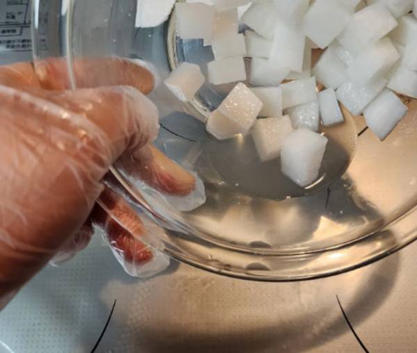 キムチの容器、捨てるだけ？　活用法に「頭いい」「試したくなる」