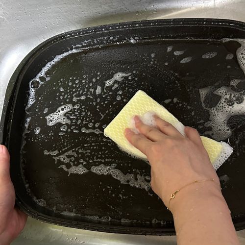 ホットプレートの焦げ付きは〇〇で落とす！　目からウロコの方法に「知らなかった」「参考になる」