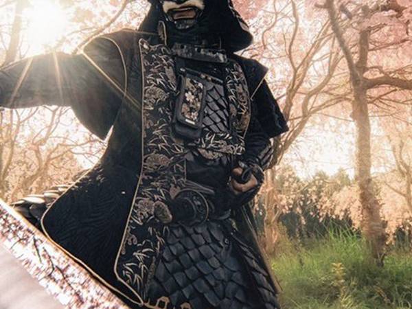 「日本刀に桜とか、最高か？」　刀身が桜を宿す光景に、絶賛の声