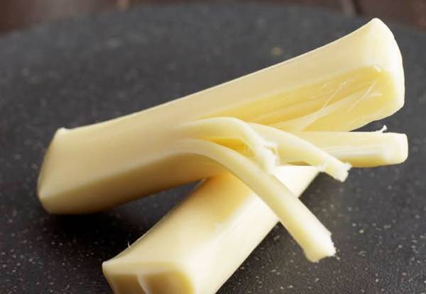 さけるチーズ、なんできれいに裂けるの？　雪印の回答に「ビックリした！」