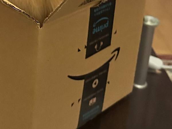 これぞ『ニャマゾン』！　ダンボールの写真に「欲しい」の声が集まったワケ