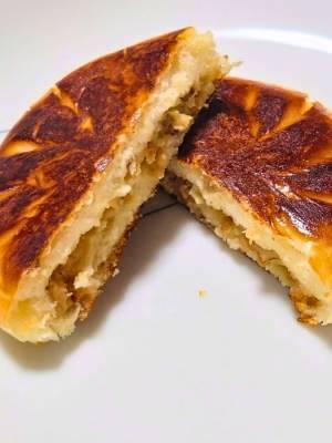 肉まんをフライパンでこう焼くと…　「考えた人天才」「真似したい」