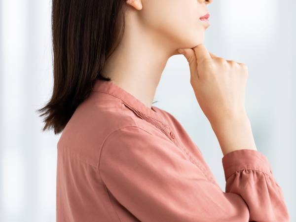 『歯がゆい』の意味とは？　意味や使い方、英語表現も紹介