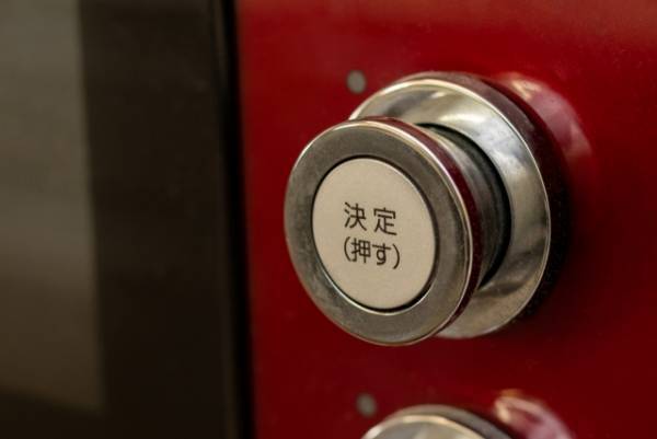 電子レンジの掃除方法を汚れ別に解説！　汚れの原因も