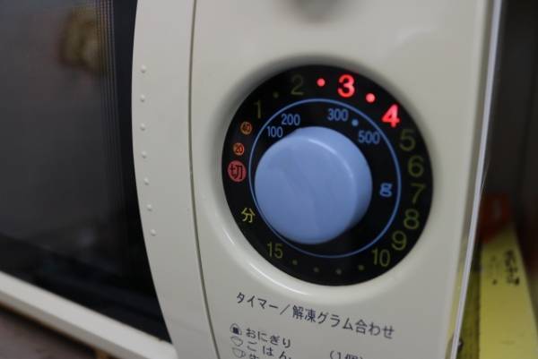 電子レンジの掃除方法を汚れ別に解説！　汚れの原因も