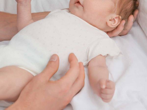 「笑いすぎて涙が出た！」　初めて『ひげ』を見た赤ちゃんのリアクションがこちら