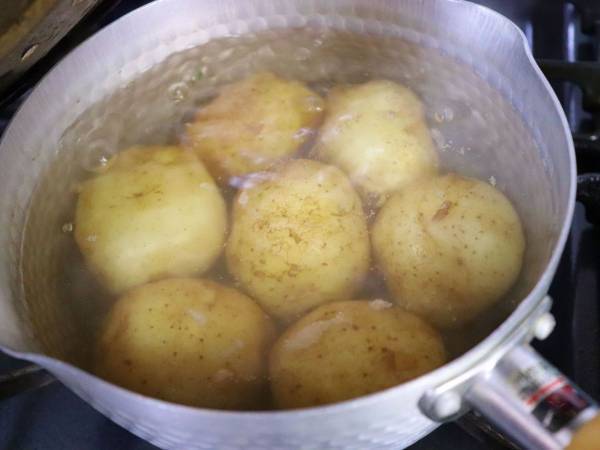 ジャガイモをホクホクにゆでる方法　「なるほど！」「参考にする」