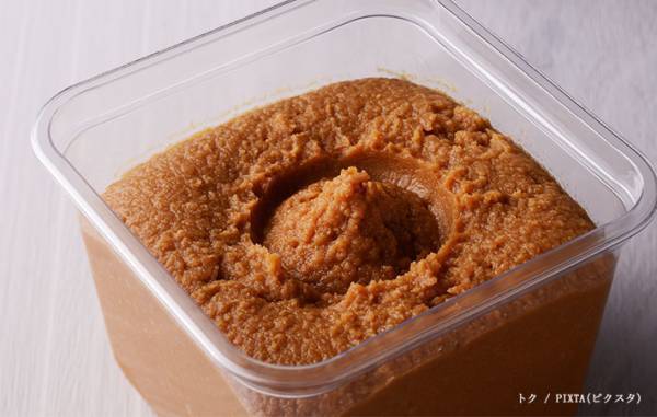 パック入り味噌の白い紙、捨てていい？　メーカーの助言に「そうだったのか」