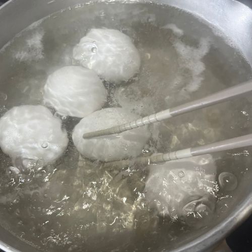 ゆで上がった卵をアレに浸してみた　仕上がりに「上出来」「とろとろ」