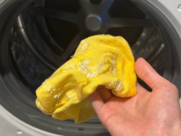 洗濯する靴下は表にする？裏にする？　企業の回答に「なるほどね」