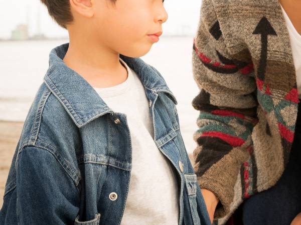 友達に噛まれた４歳児　母が理由を尋ねると「違う、そうじゃない」「笑いが止まらん」