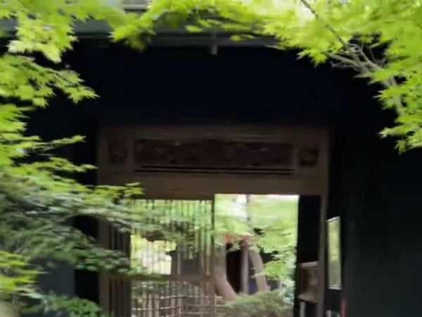 「癒される…」「かわいい！」　美術館の受付で、まったりと待ち受けていたのは？