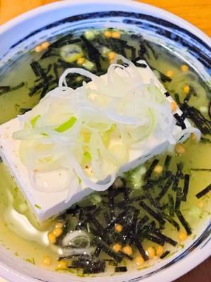 醤油の代わりにかけたらビックリ！　味変冷奴に「あっぱれ」「ハマった」