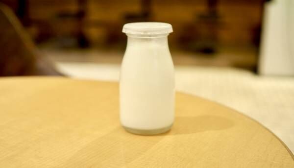 ペットボトル入りの牛乳が存在しないのは『◯◯』がないから　明治の回答に「ハッとした」