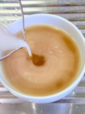 レンチンした『エビピラフ』にかけるだけ　中華風アレンジに「簡単すぎた」「早速作る」