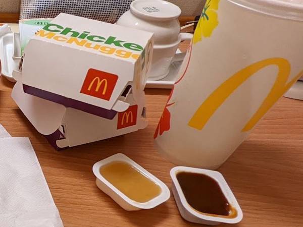 「旅行中にも関わらず…」　『もったいない光景』に「分かる」「同じことした！」