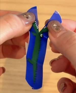 濡れても剥がれにくい絆創膏の貼り方　ひと工夫に「だいぶ変わる」「困ってました」